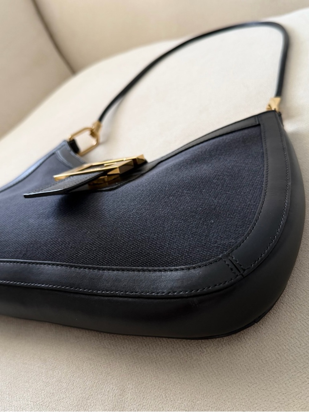 Gucci G Buckle Tom Ford Shoulder Bag - Picture 6 of 8